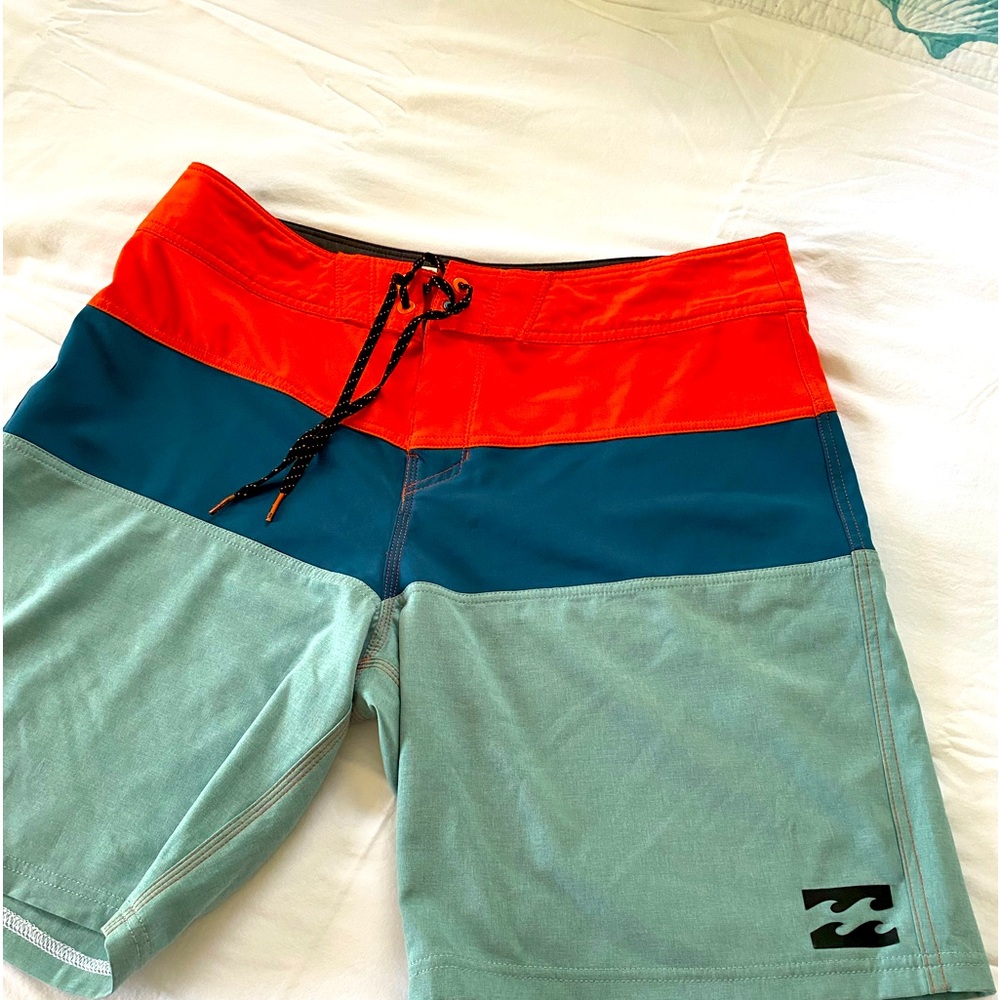 Mens Billabong Board shorts Never worn excellent condition